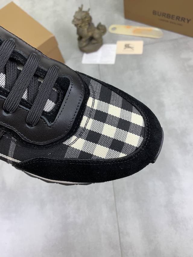 Factory price Knight Burberry sports men's shoes new casual low top men's shoes, new autumn and winter season design, perfect workmanship, set foot lazy style to create cabinet quality, shoe upper: fashionable and exquisite Burberry floral fabric wit